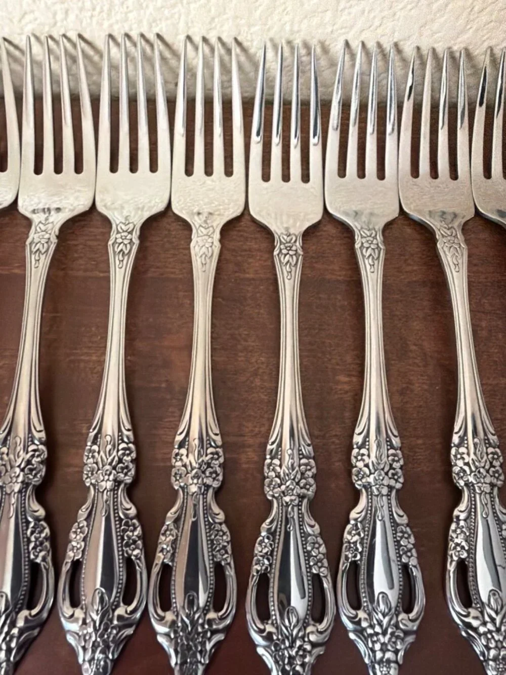 Set of 12 Oneida Distinction Deluxe HH Raphael Stainless Dinner Forks 7.25